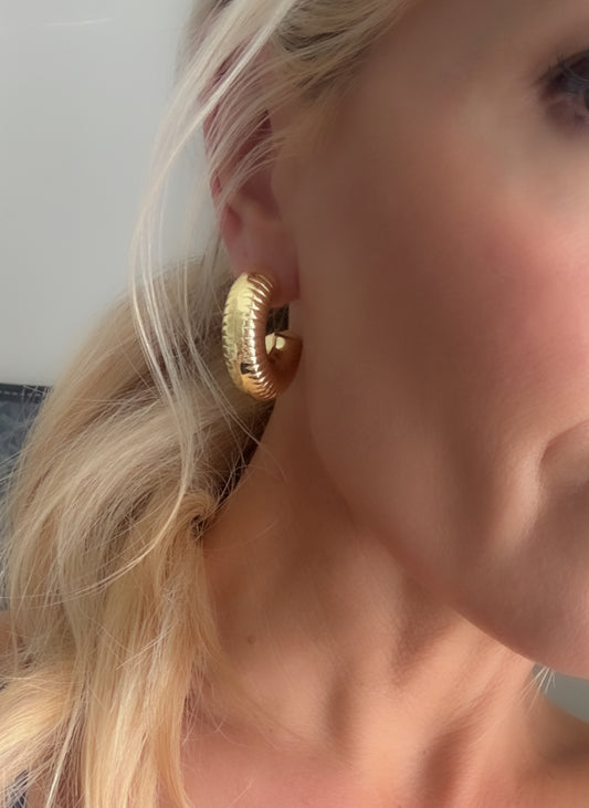 Luxe Large Hoops | Gold
