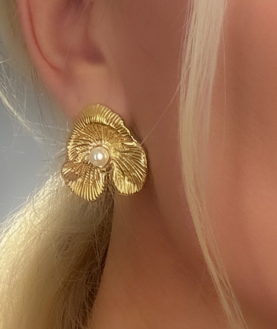 Petals & Pearls Studs | Gold