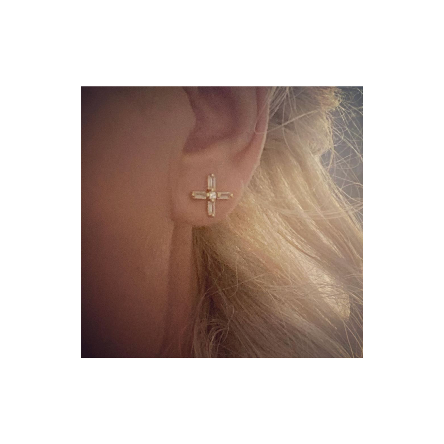 A Dusting of Jewels - Bloom Studs | Gold
