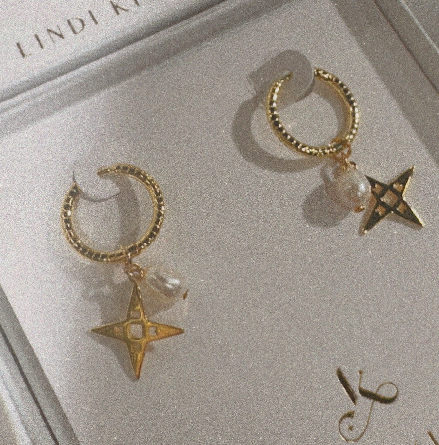 Pearl & Star Engraved Sleepers| Gold