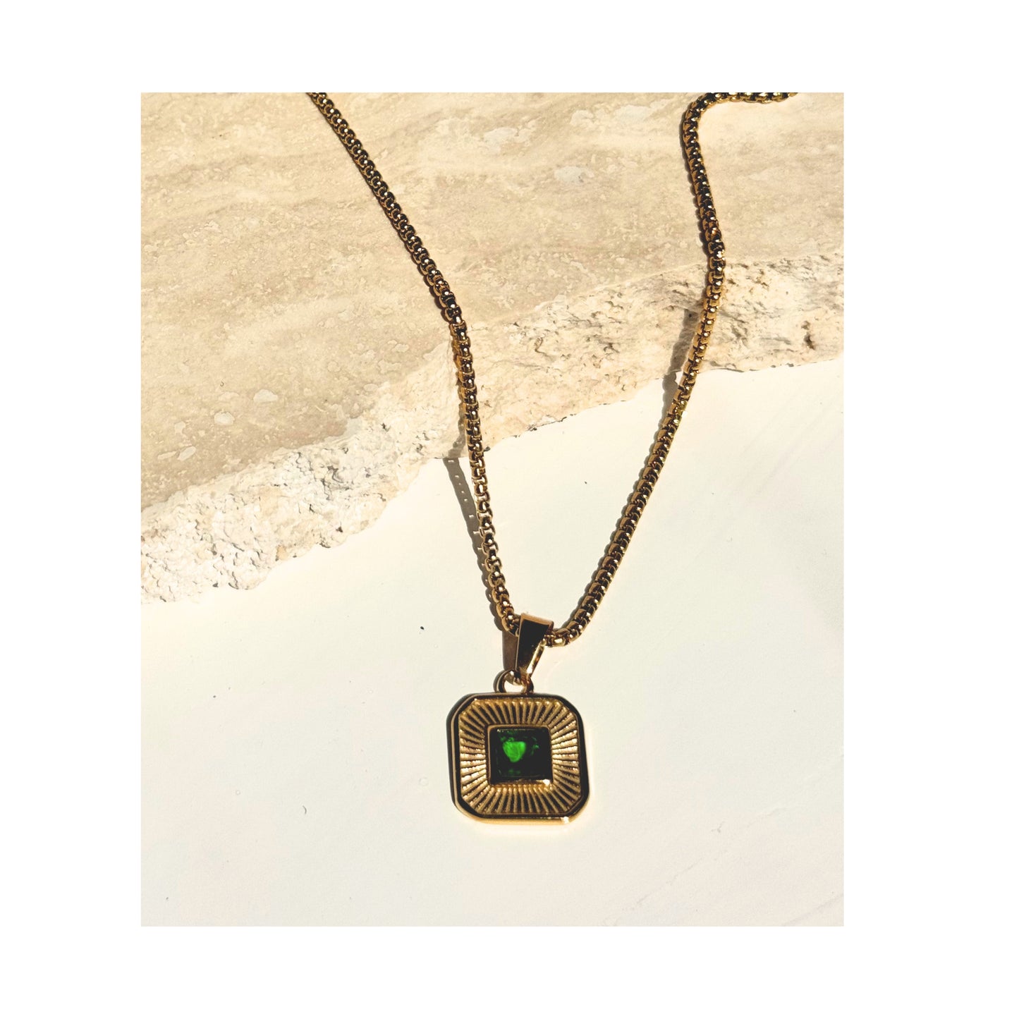 Zarela Necklace | Gold w Emerald